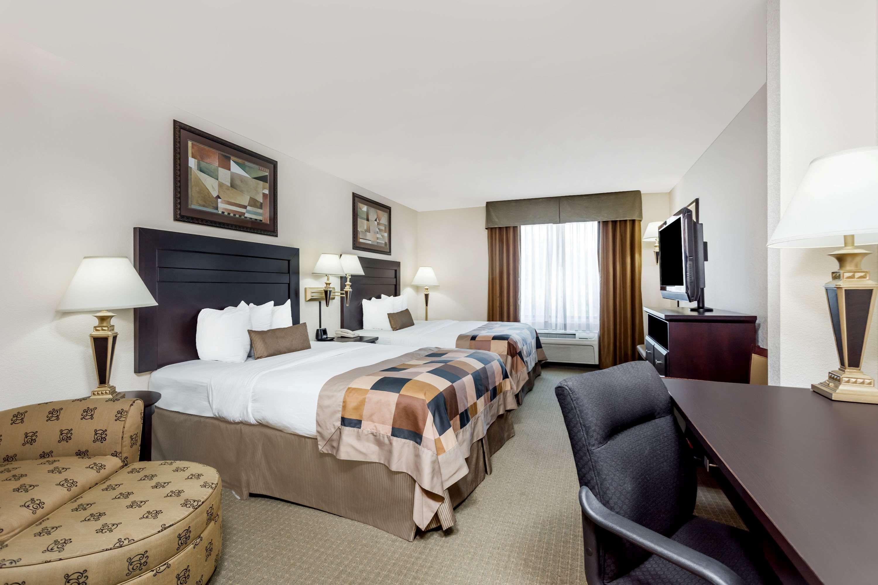 Wingate By Wyndham Lagrange Hotel Eksteriør billede