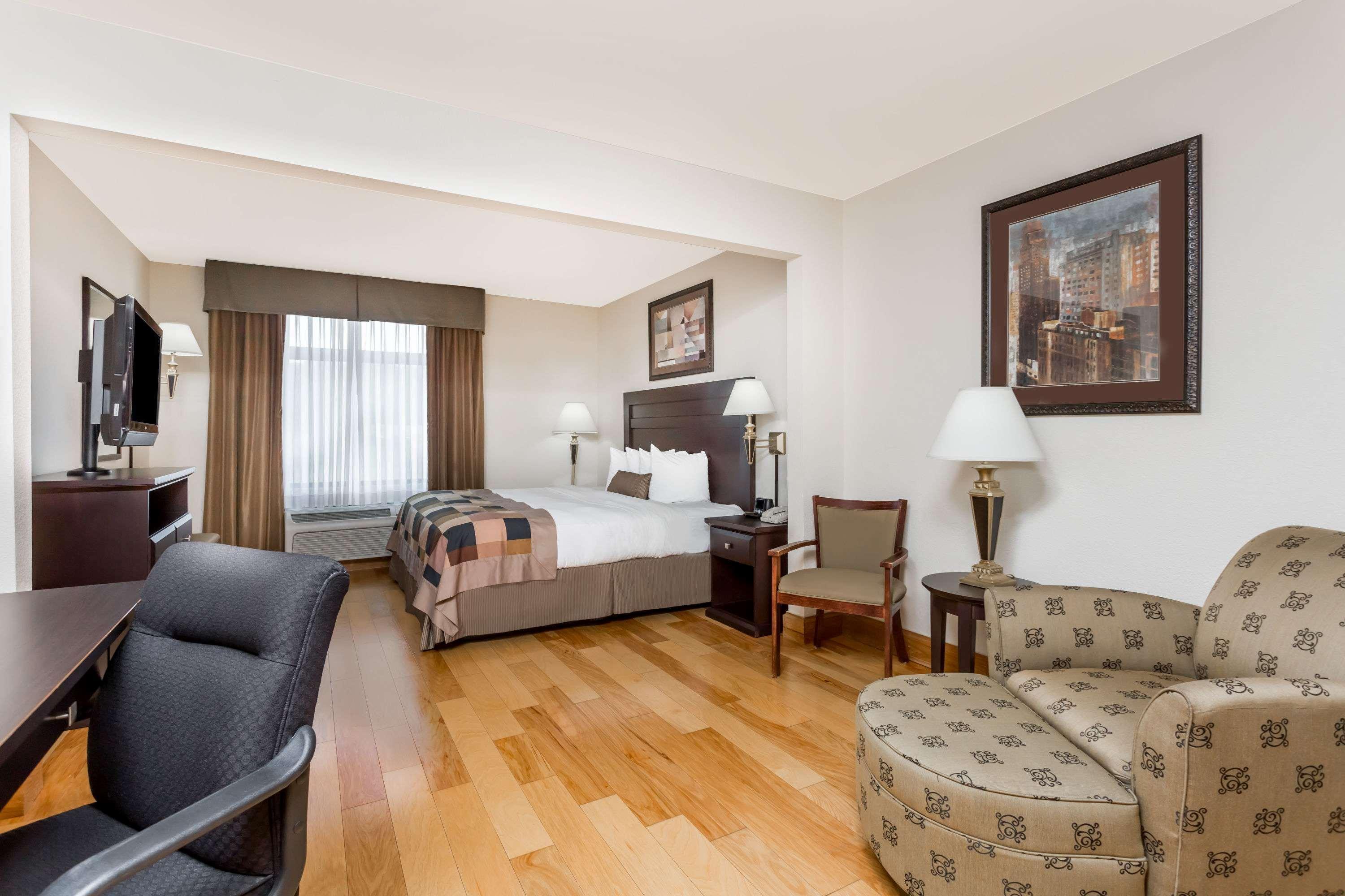 Wingate By Wyndham Lagrange Hotel Eksteriør billede