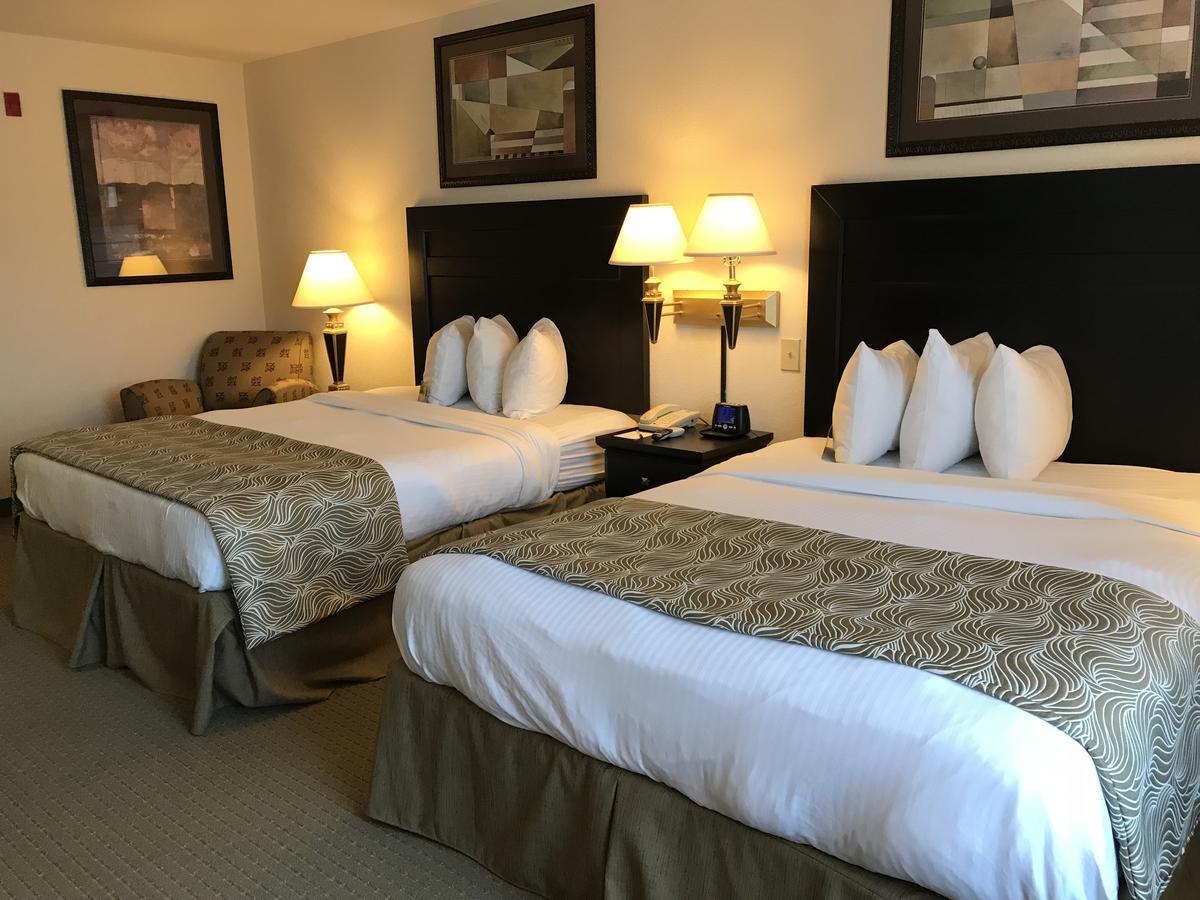 Wingate By Wyndham Lagrange Hotel Eksteriør billede