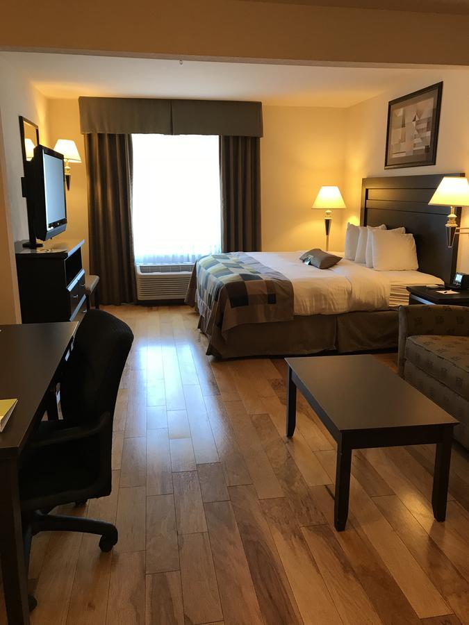 Wingate By Wyndham Lagrange Hotel Eksteriør billede