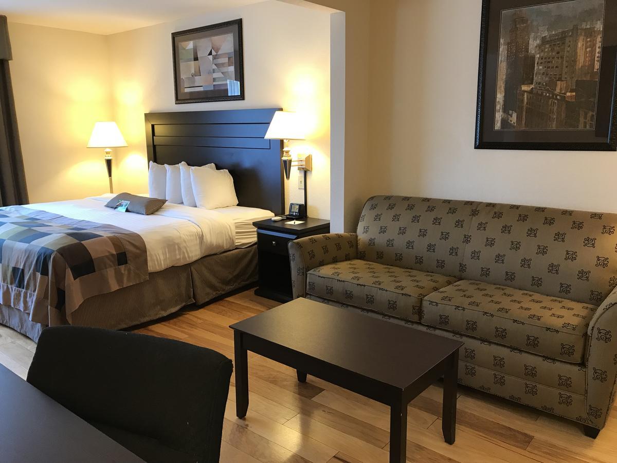 Wingate By Wyndham Lagrange Hotel Eksteriør billede