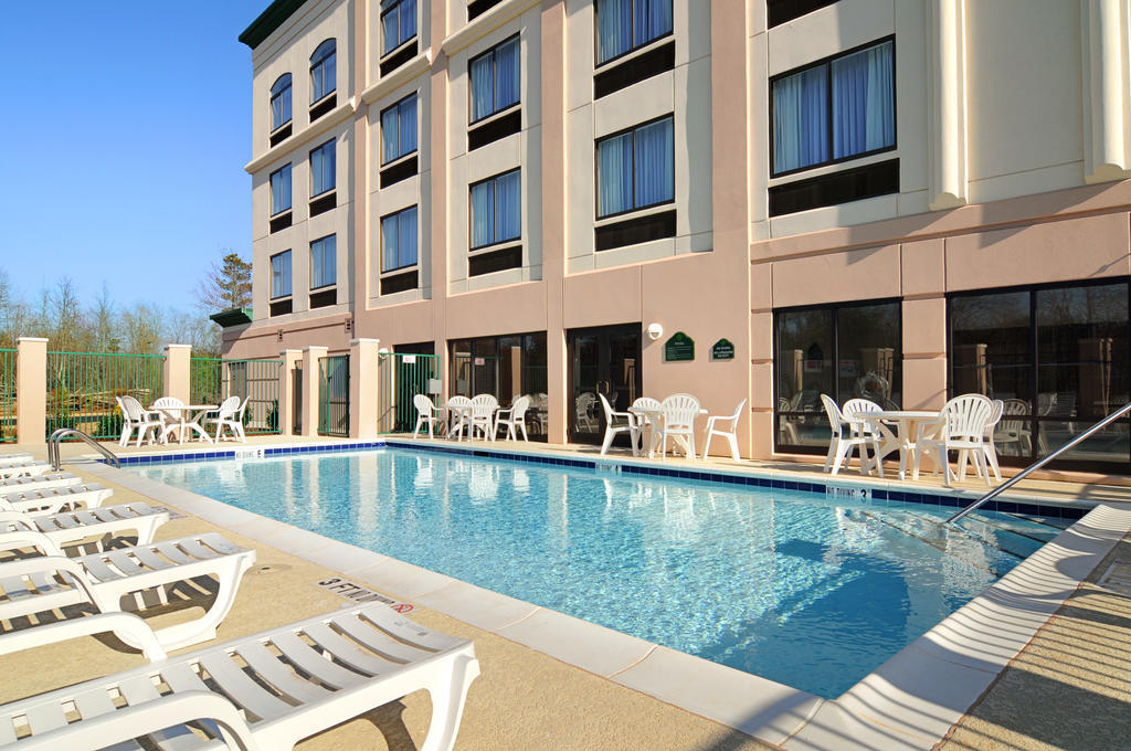 Wingate By Wyndham Lagrange Hotel Eksteriør billede